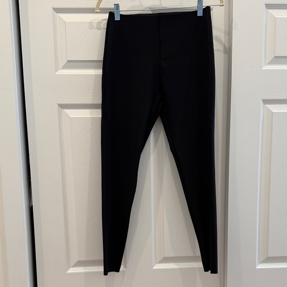 Women's Booty Sculpting Scallop Edge Black Leggings